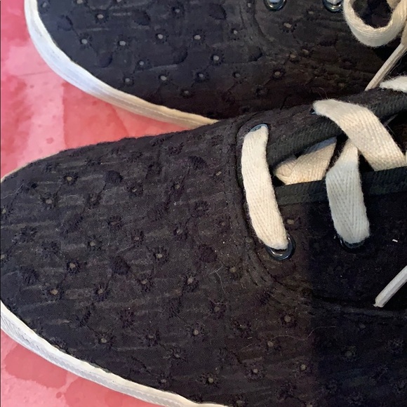 🦄Black Eyelet fabric Keds - Picture 3 of 3